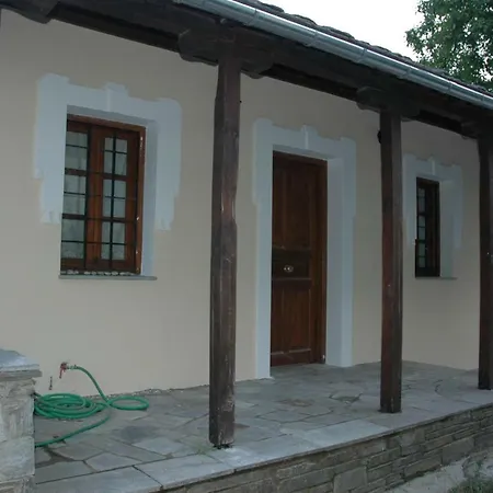 Split-level House In East Pelion
