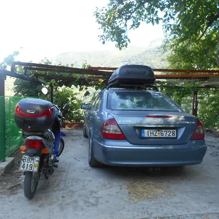 Split-level House In East Pelion